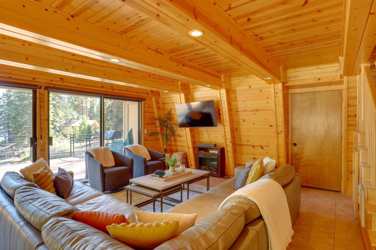Westwood Lakefront Cabin With Hot Tub And Boat Dock! Exterior photo